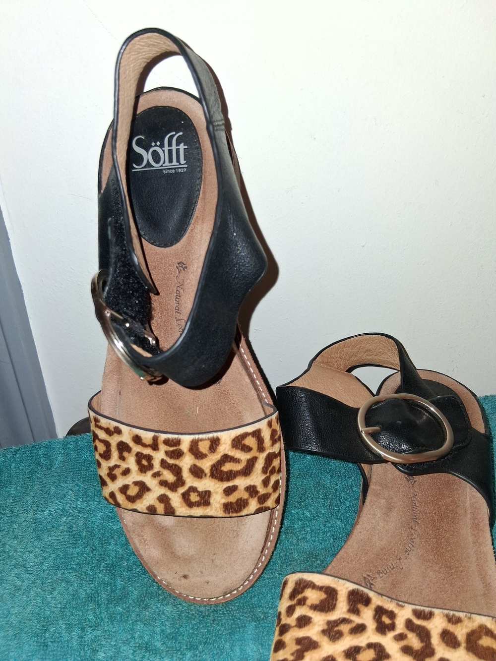 Sofft Women's Black & Leopard Print Sandals